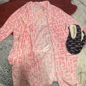 new juicy robe. never worn